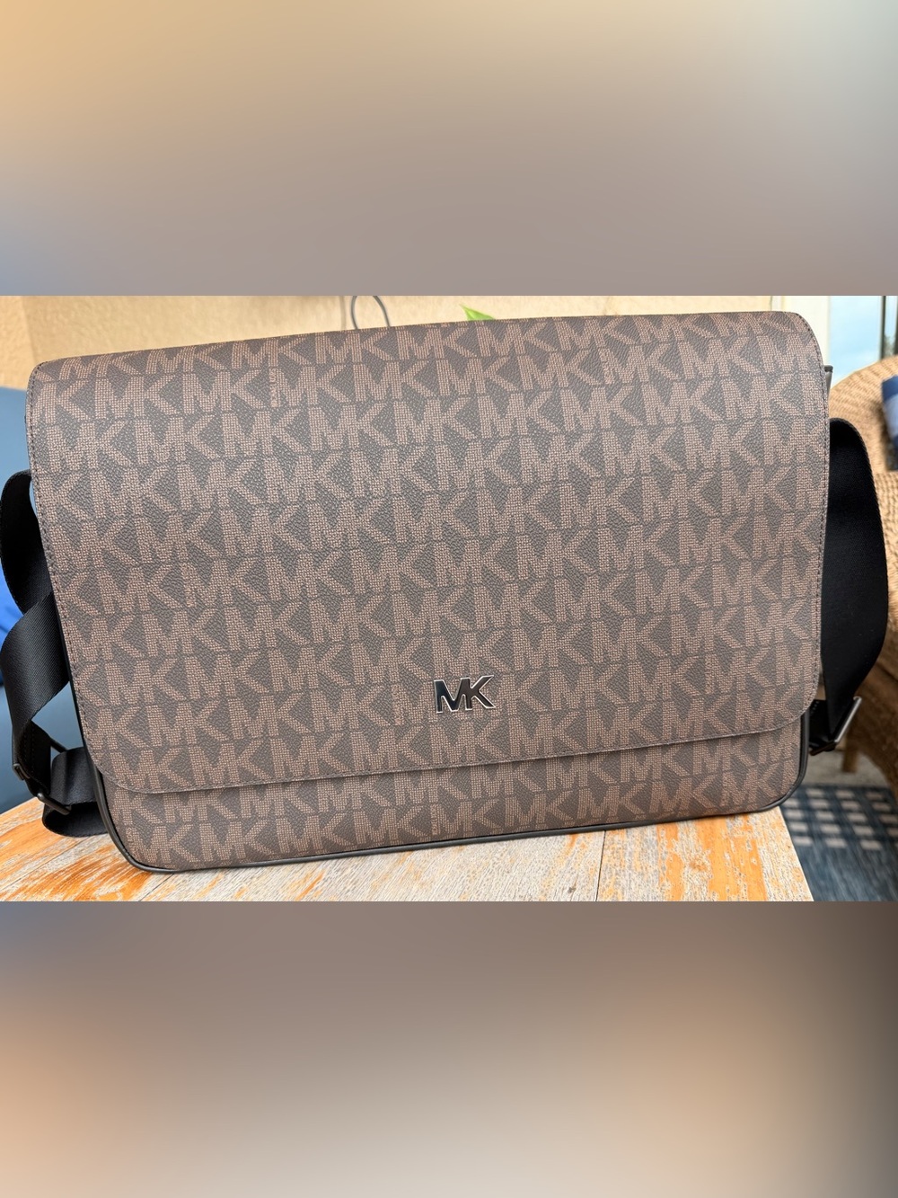 Michael Kors Brown MK Logo Messenger Bag Fits 17in laptop retails $348 Excellent - Picture 5 of 10
